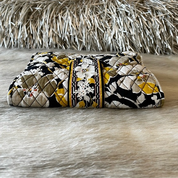 VERA BRADLEY Dogwood 2012 Baby Changing Pad Clutch Black Yellow White Floral - Picture 6 of 13